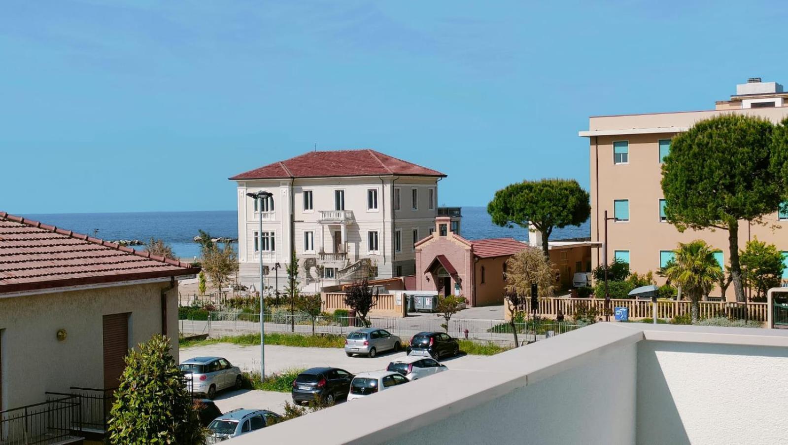 Villa Borghesi Suites Fronte Mare Rímini Exterior foto