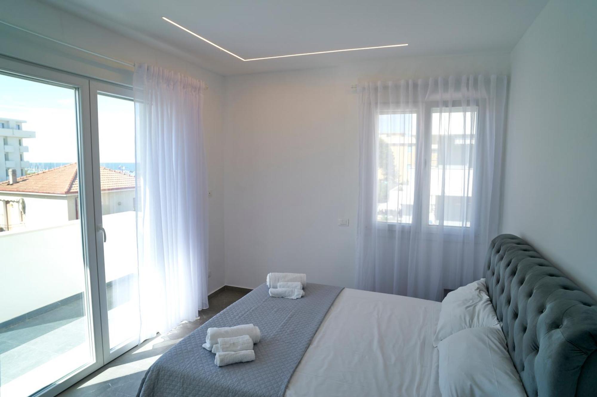 Villa Borghesi Suites Fronte Mare Rímini Exterior foto