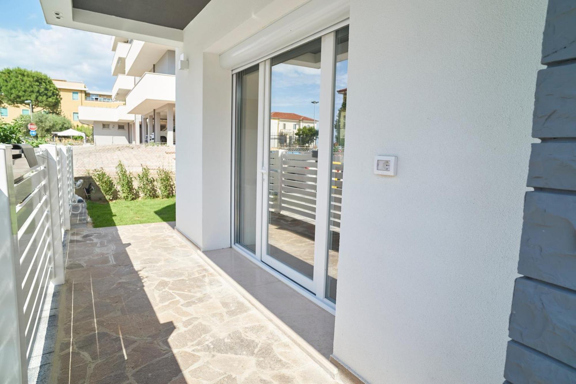 Villa Borghesi Suites Fronte Mare Rímini Exterior foto