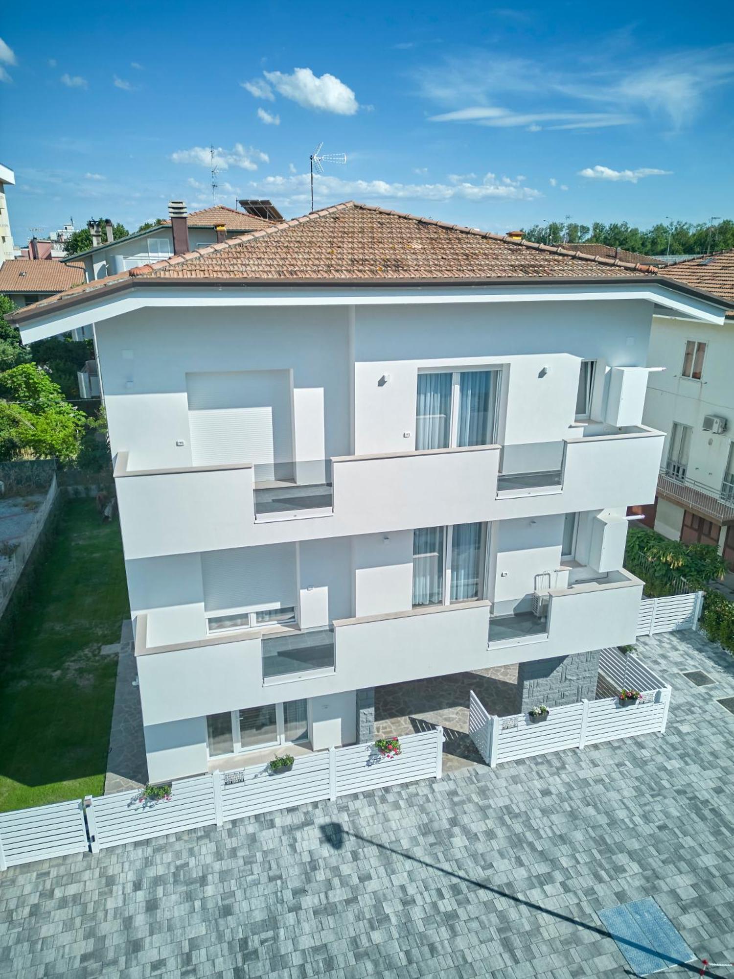 Villa Borghesi Suites Fronte Mare Rímini Exterior foto