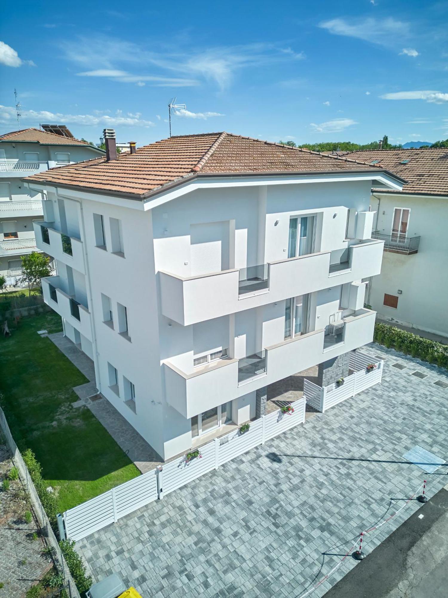 Villa Borghesi Suites Fronte Mare Rímini Exterior foto