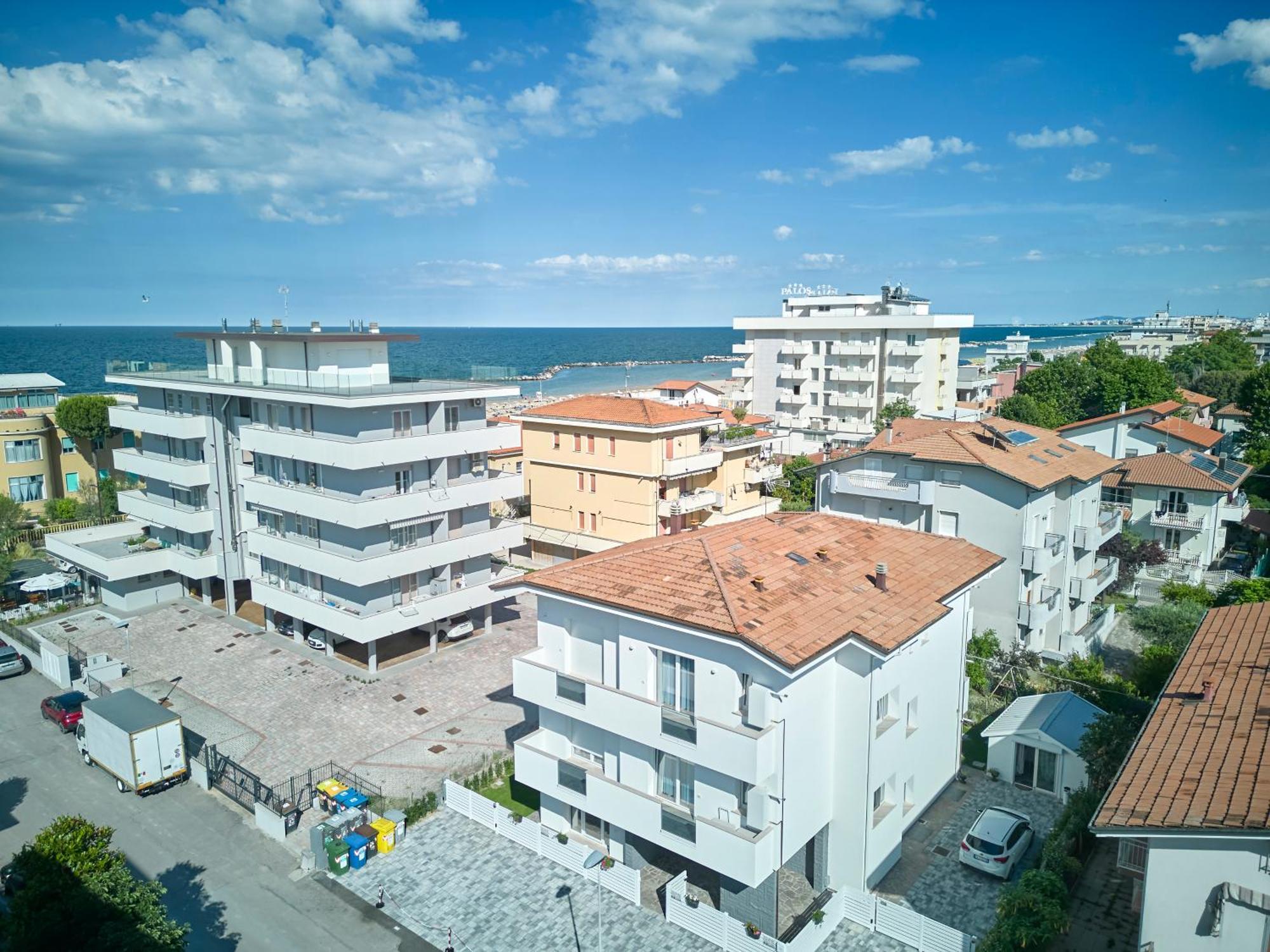 Villa Borghesi Suites Fronte Mare Rímini Exterior foto