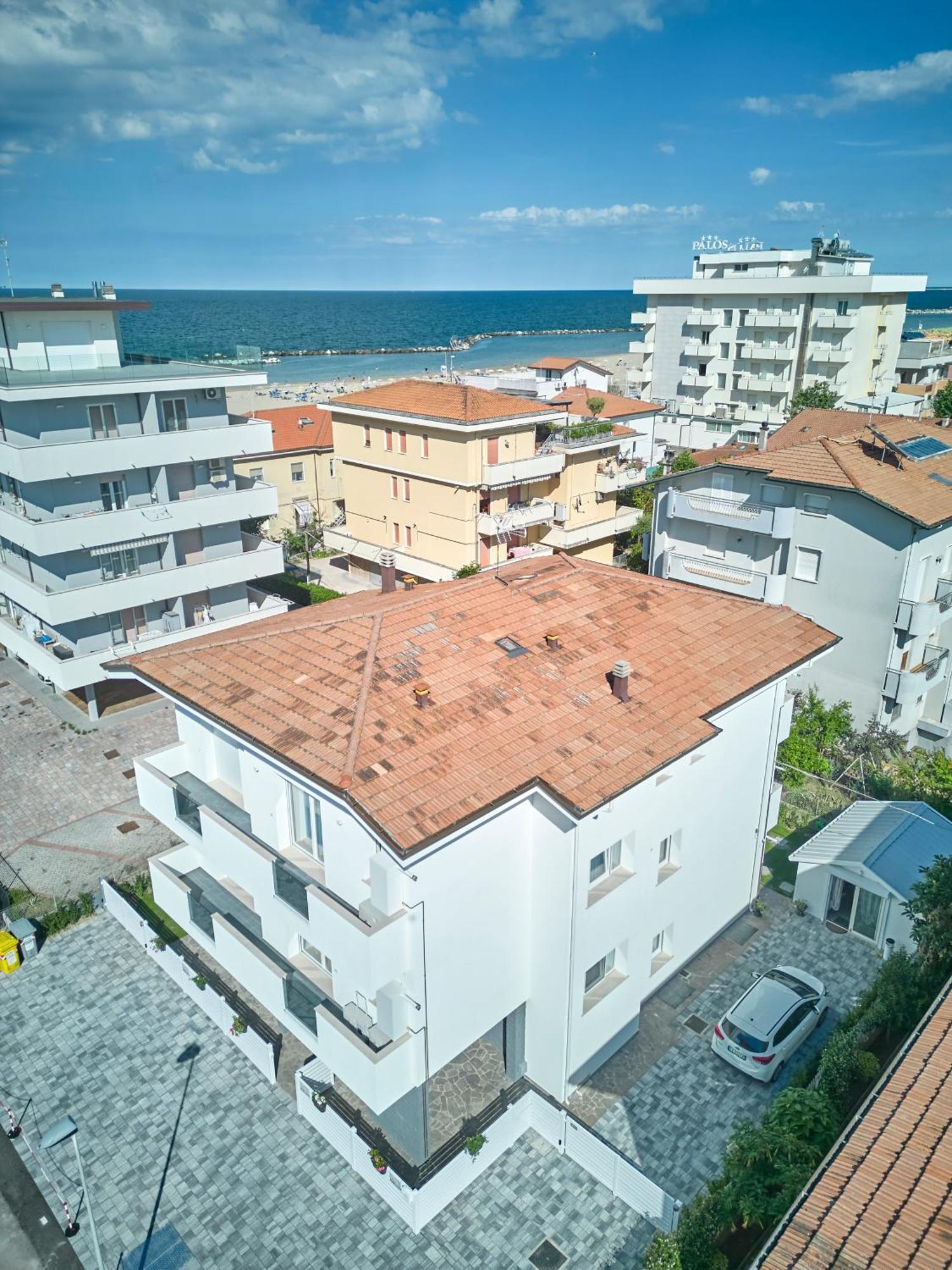 Villa Borghesi Suites Fronte Mare Rímini Exterior foto